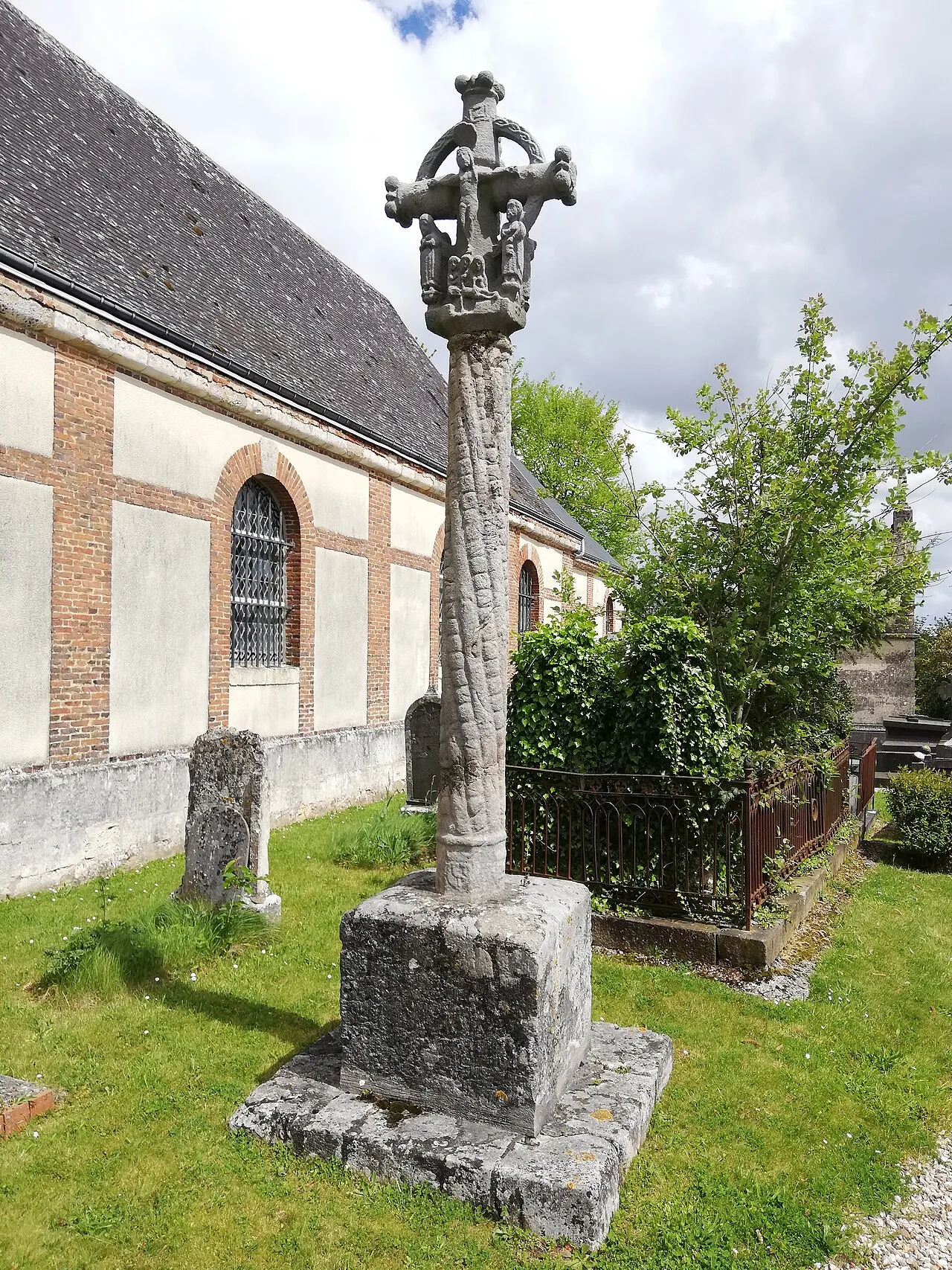 Croix de Cimetière