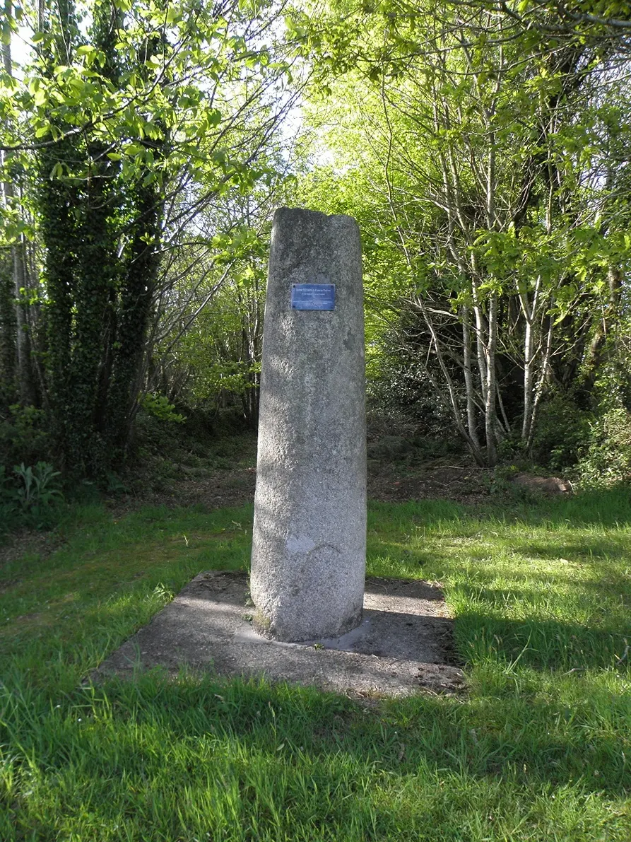 Borne milliaire de Quillidien dite Croaz-ar-Peulven