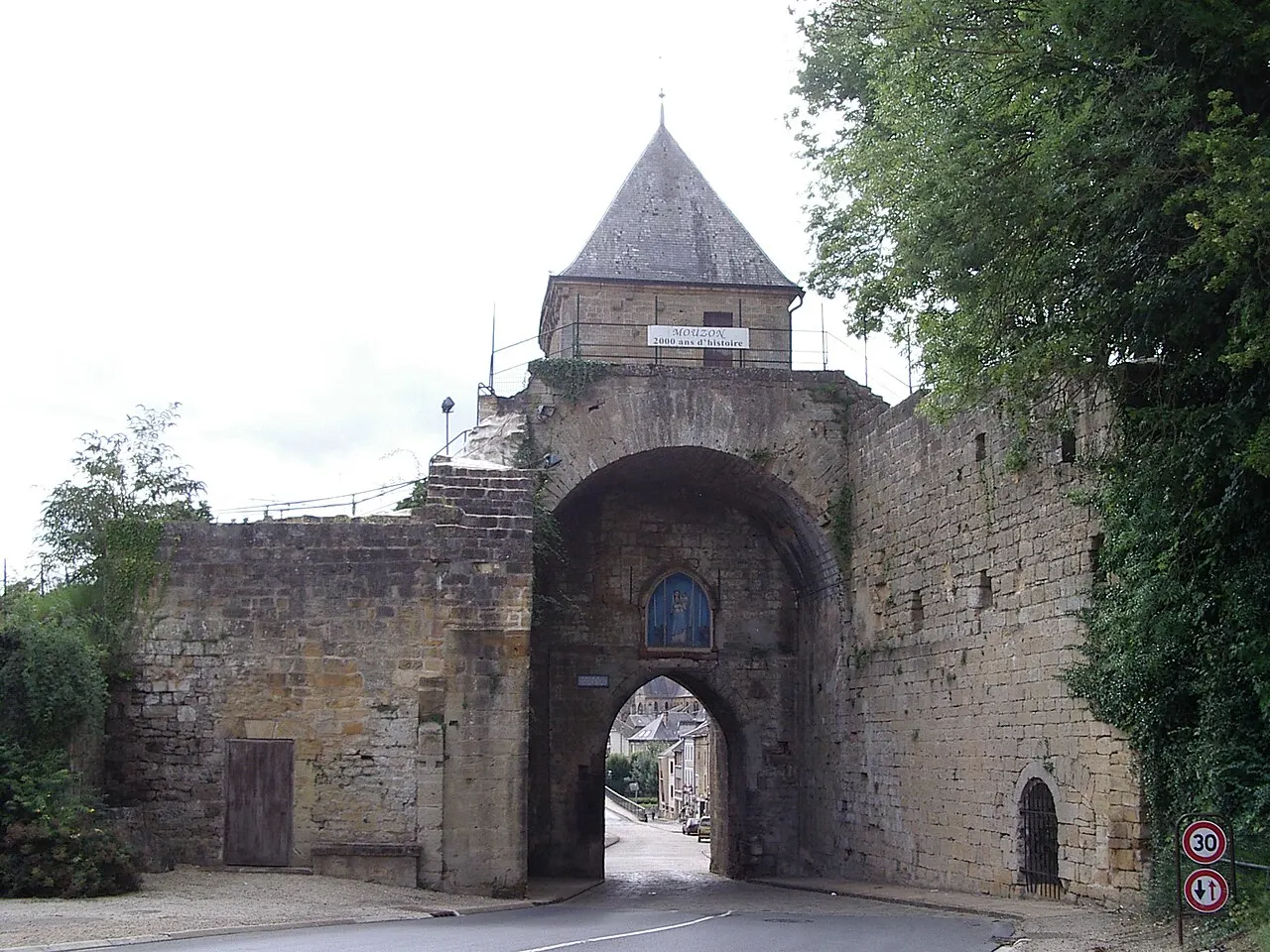Anciennes fortifications de Mouzon