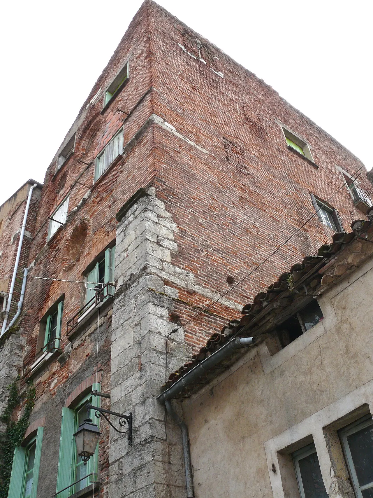 Maison-Tour