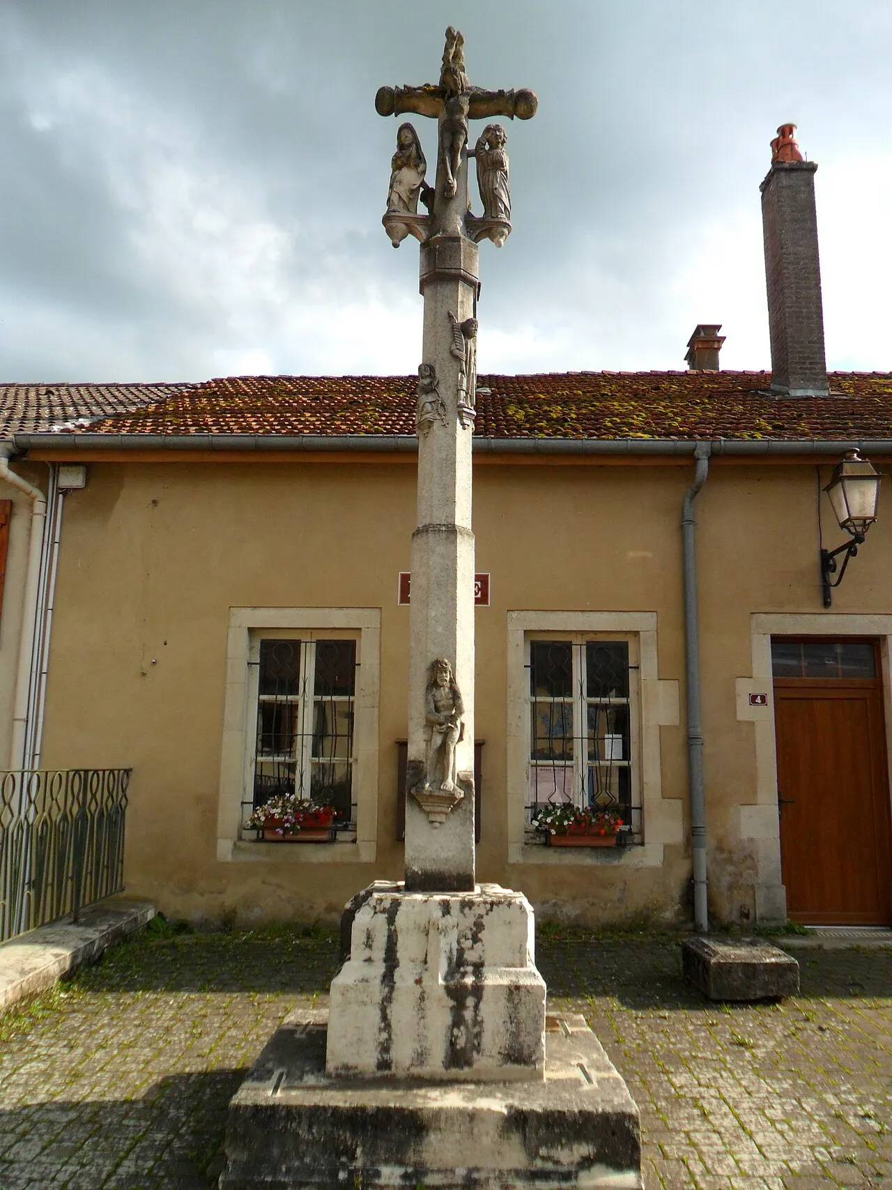 Croix en pierre