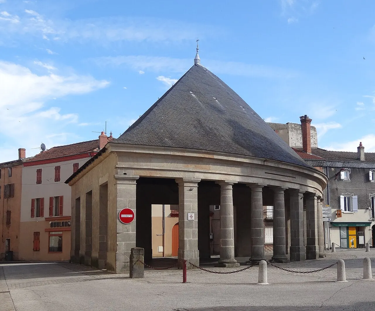 Halle