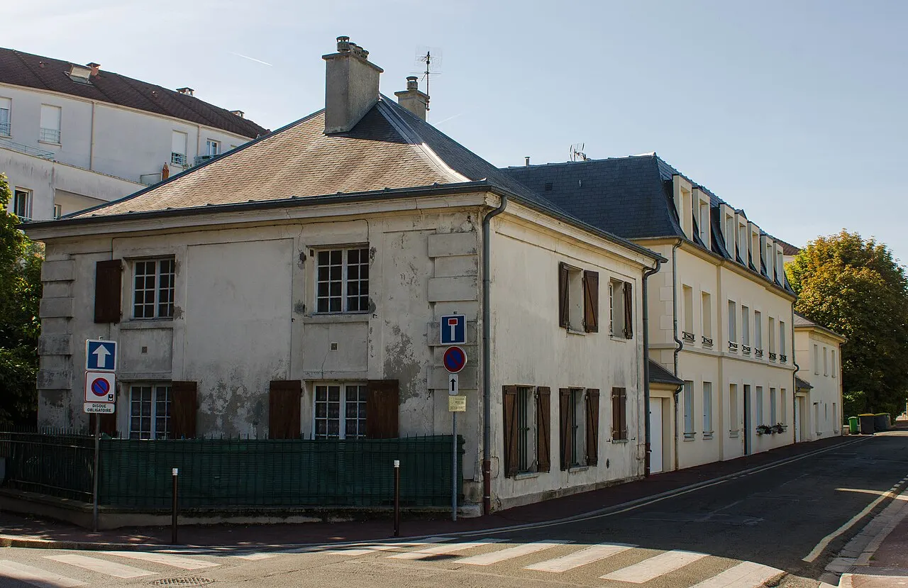 Pavillons de garde (deux)