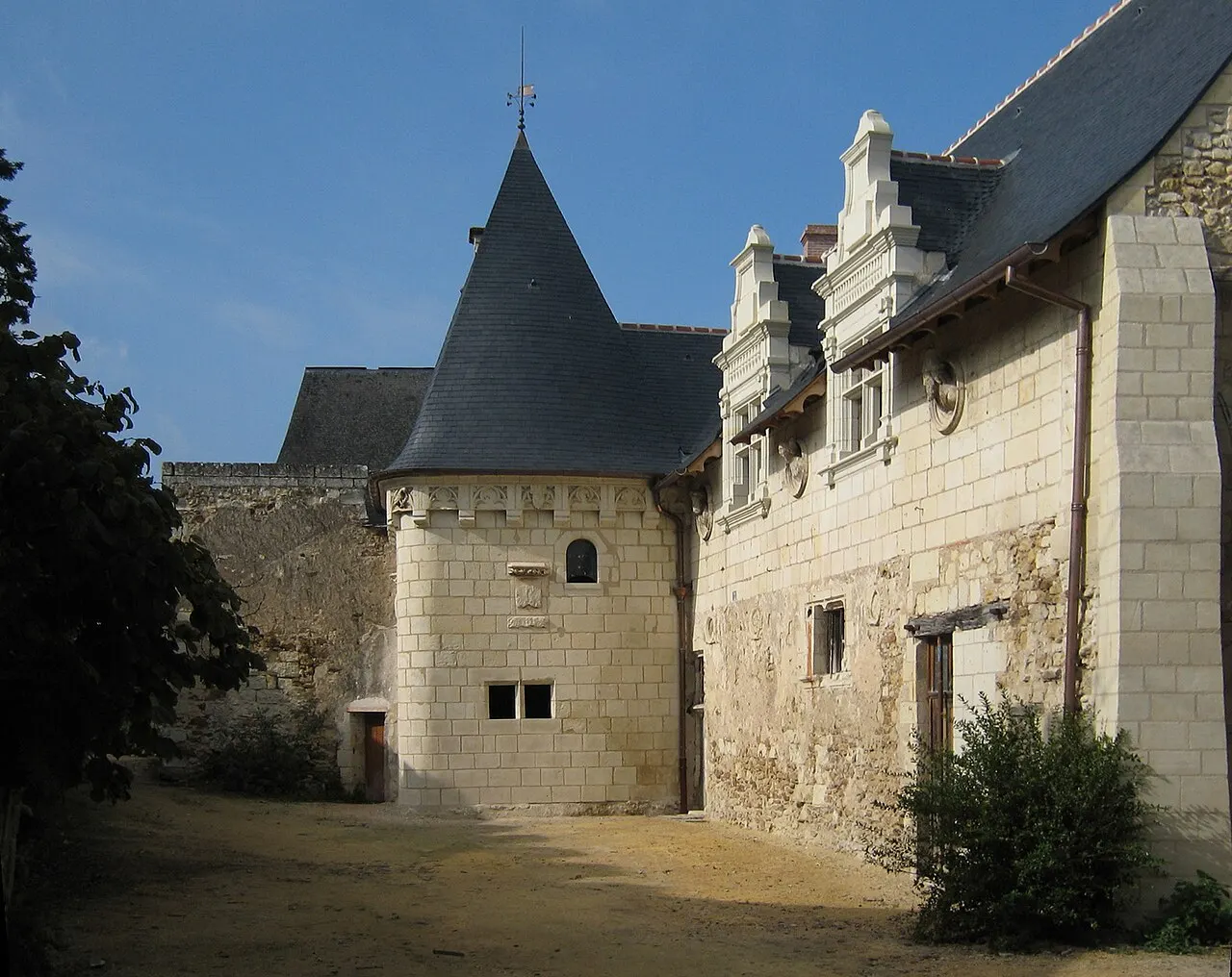 Prieuré de Saint Rémy la Varenne