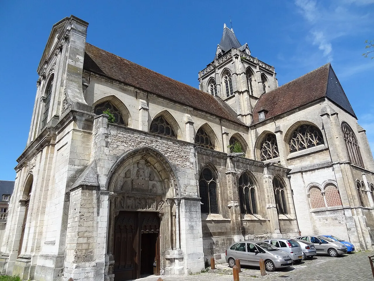 Abbatiale Saint-Taurin