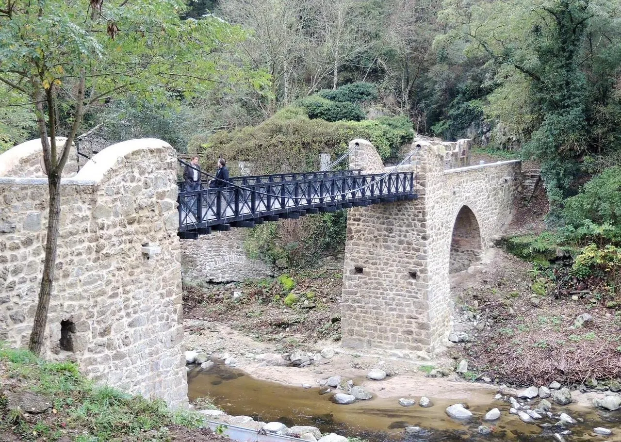Pont suspendu sur la Cance dit Pont du Moulin (ancien)