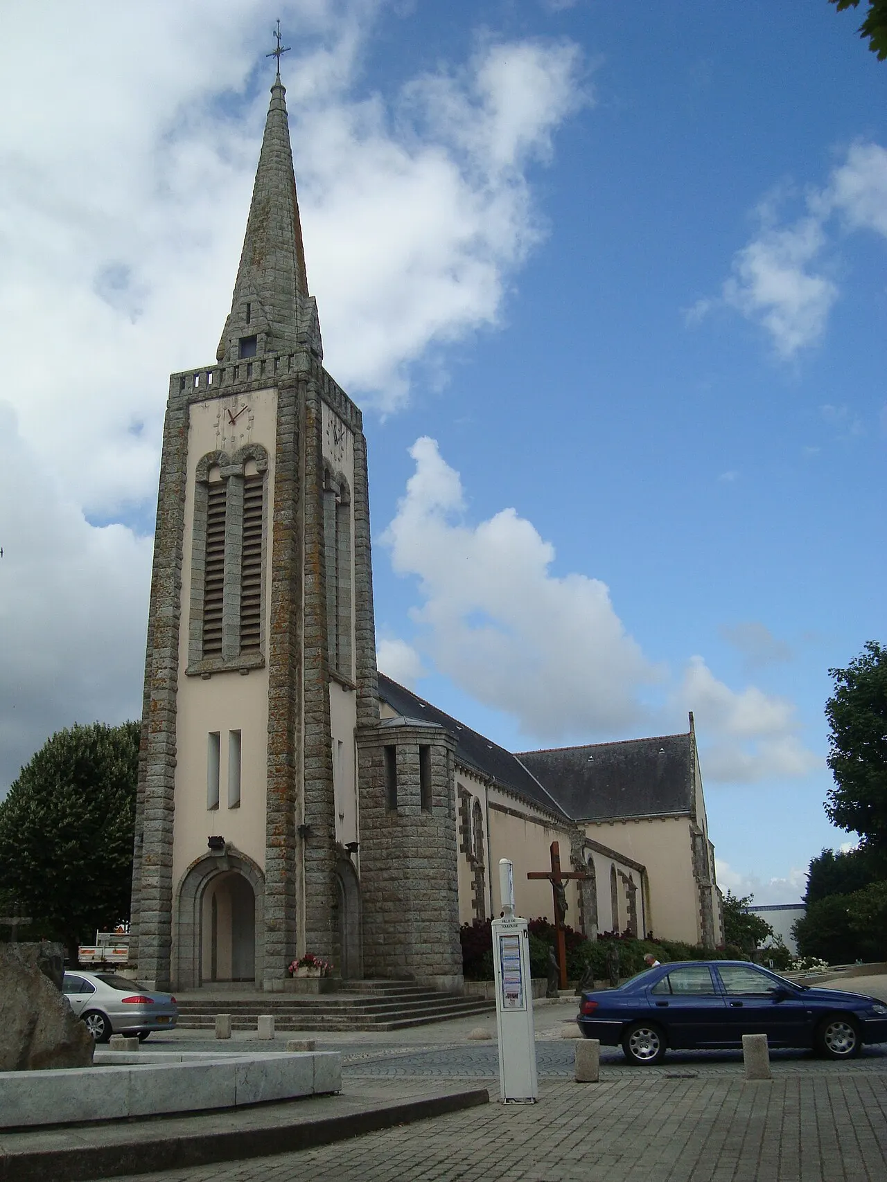 Église Saint-Pierre et Saint-Paul