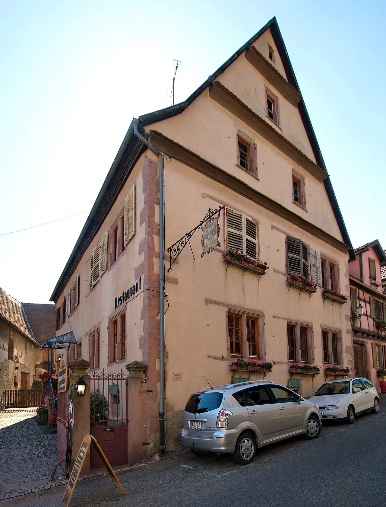 Ancien poêle du Conseil