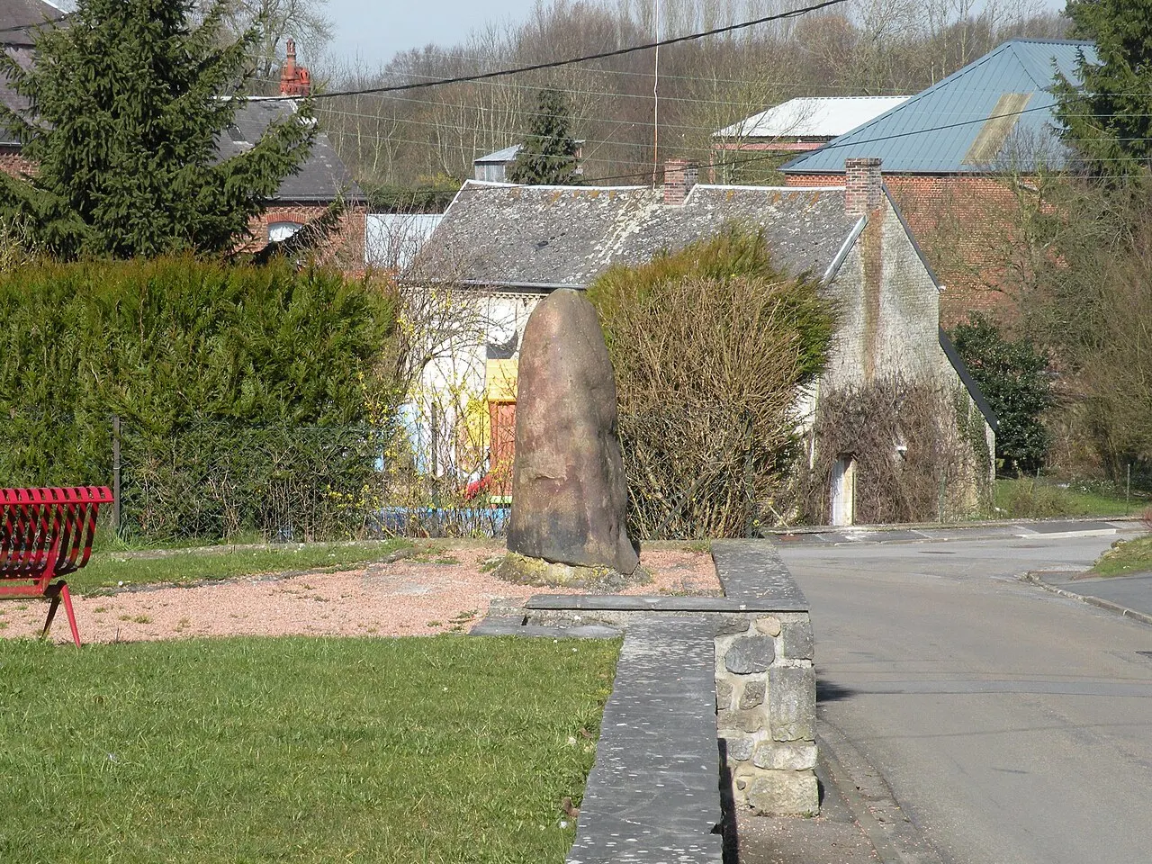 Menhir dit La Pierre de Dessus-Bise