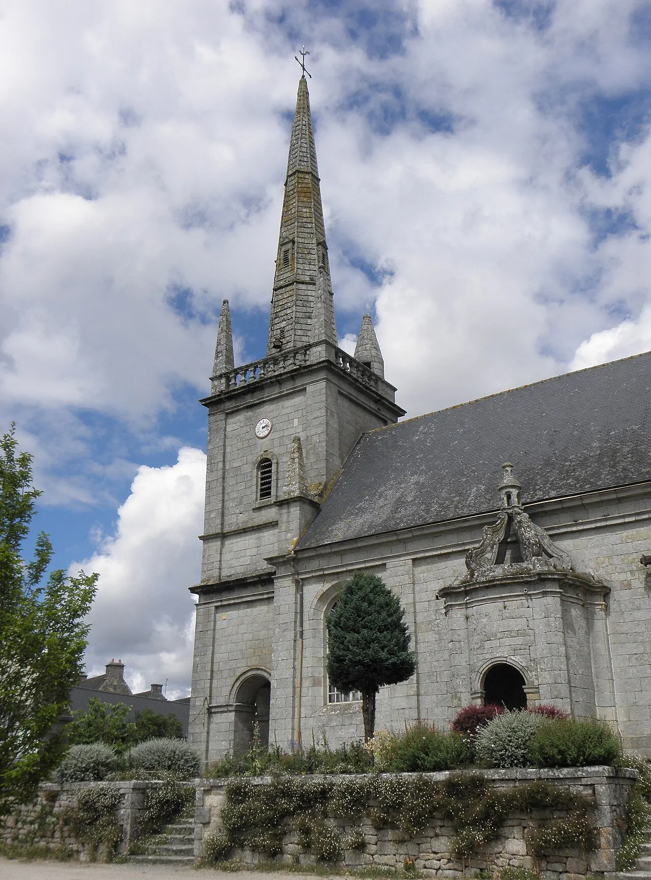 Église Saint-Pierre et Saint-Paul