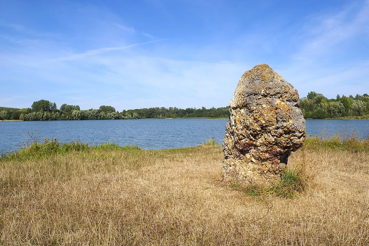 Menhir dit la Pierre aux Fées