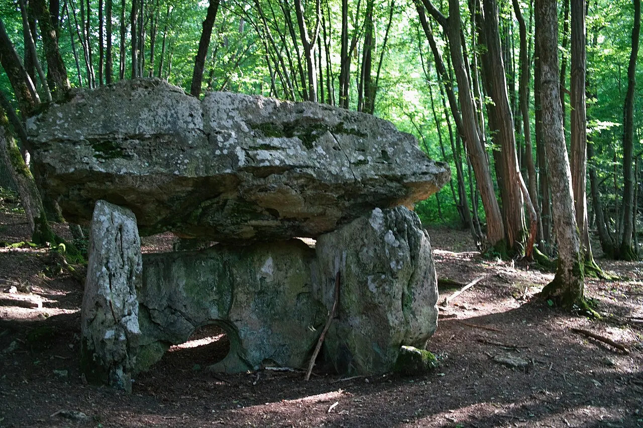 Dolmen des Trois-Pierres