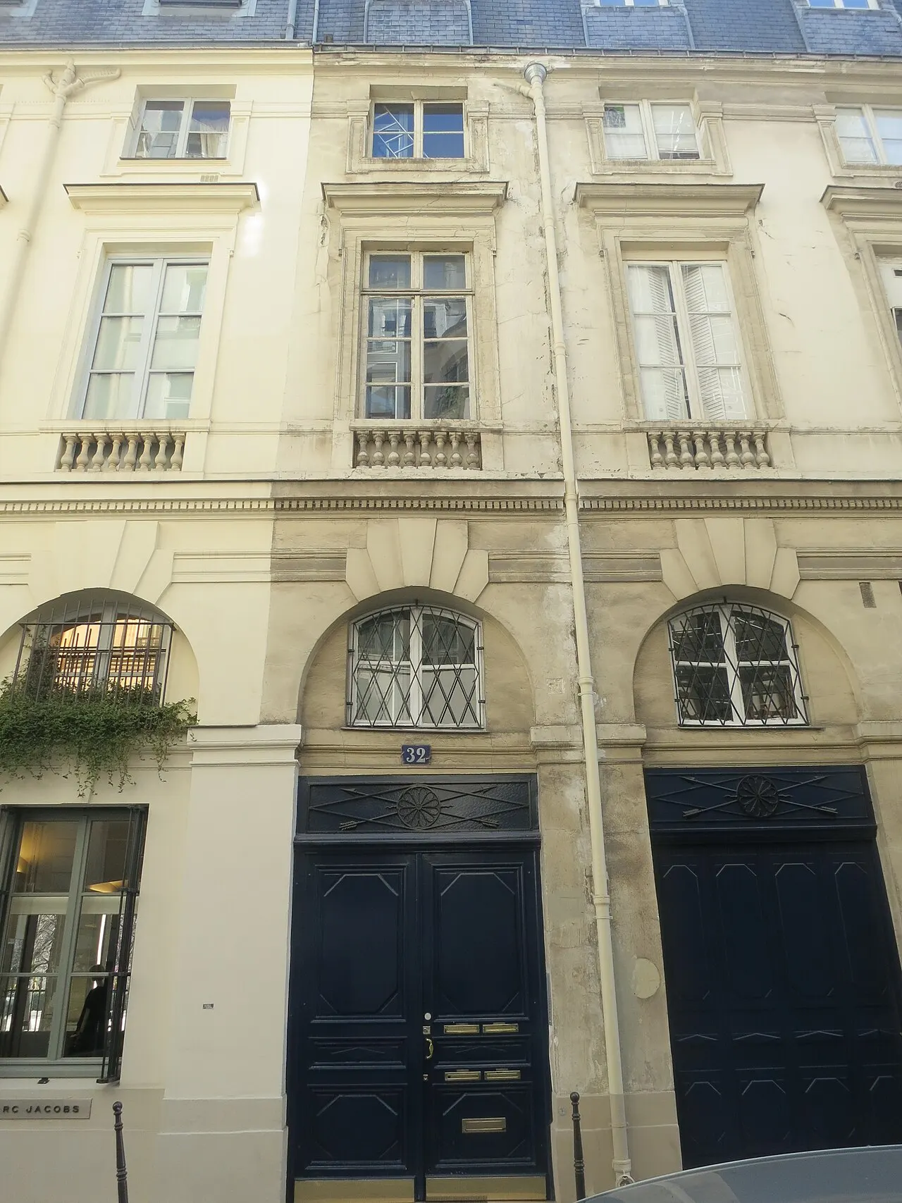 Immeuble, en bordure du Palais-Royal