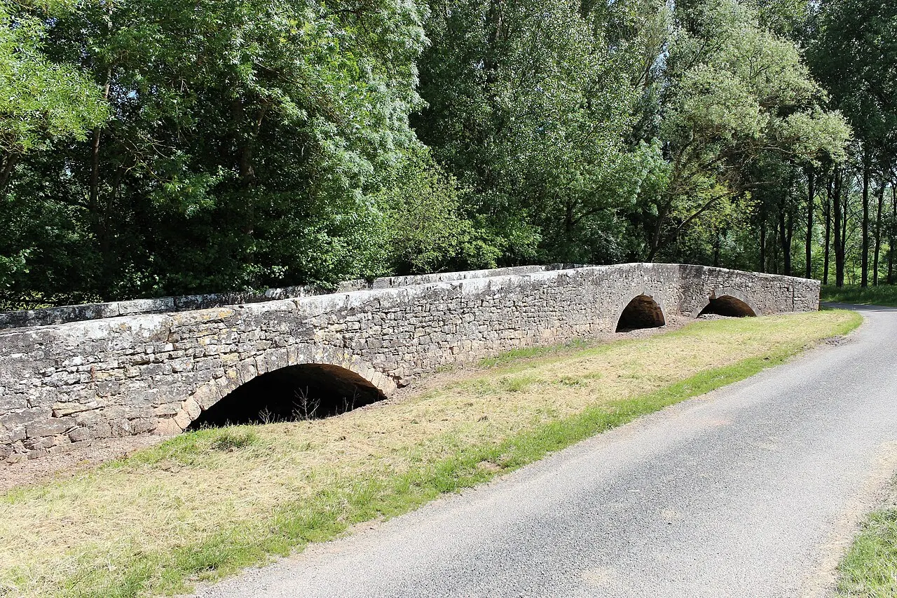 Ancien pont de Laval