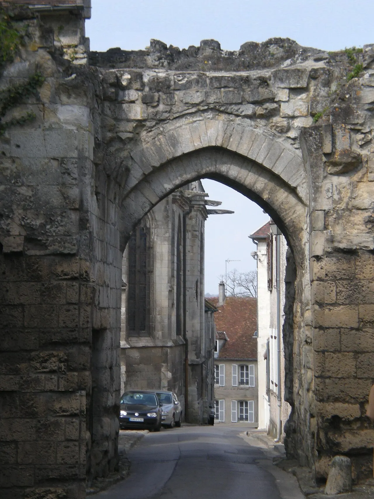 Porte Nointel