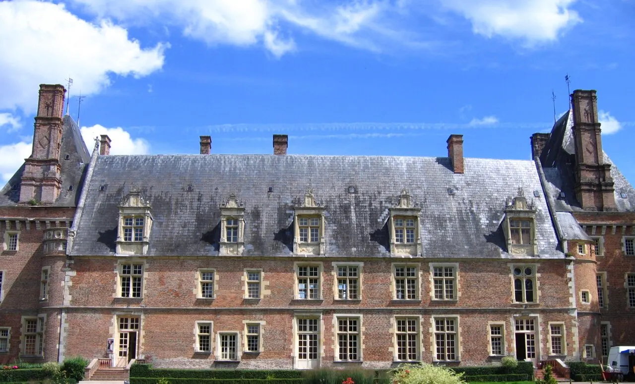 Château de Saint-Amand-en-Puisaye