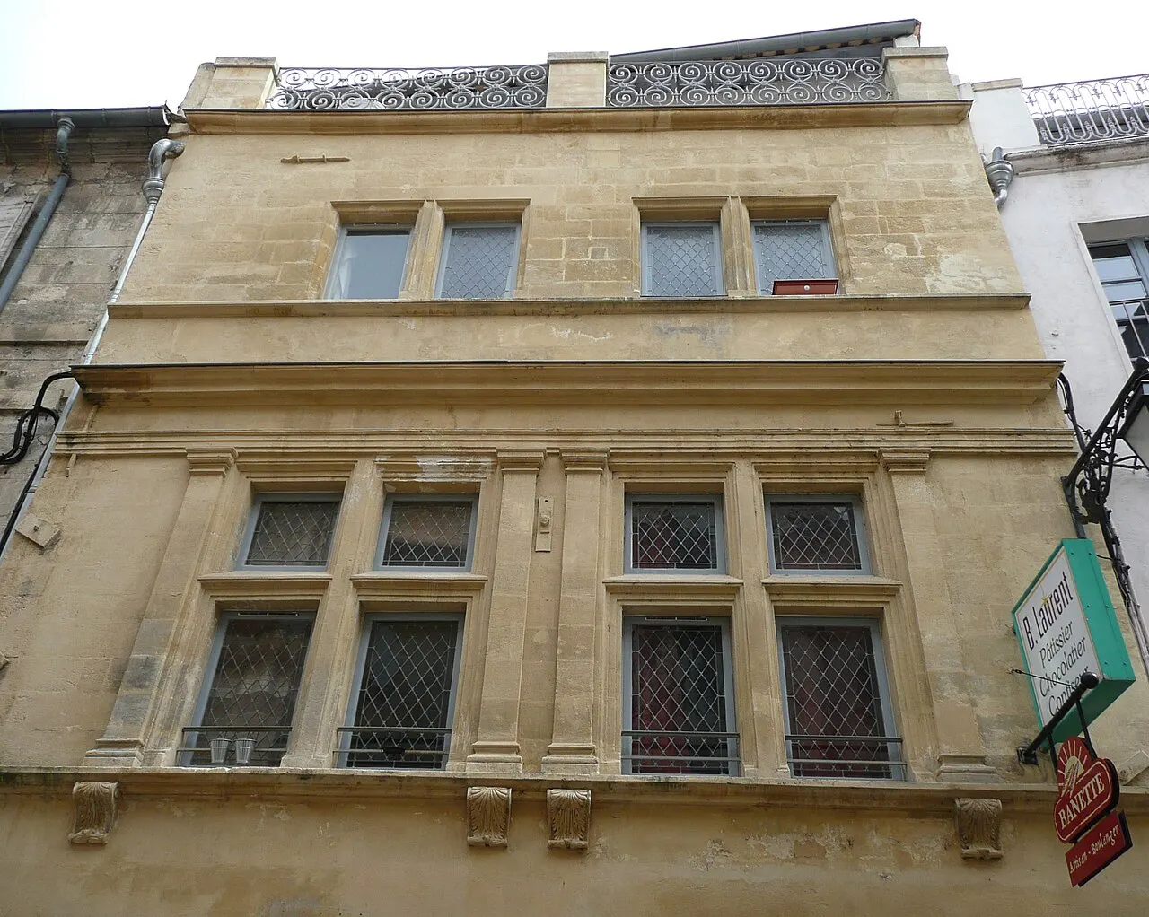 Maison du 16s.