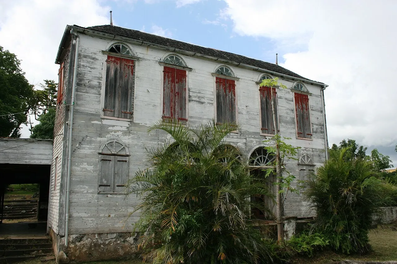 Domaine agricole de Maison Rouge, actuellement musée des arts décoratifs de l’Océan Indien (MADOI)