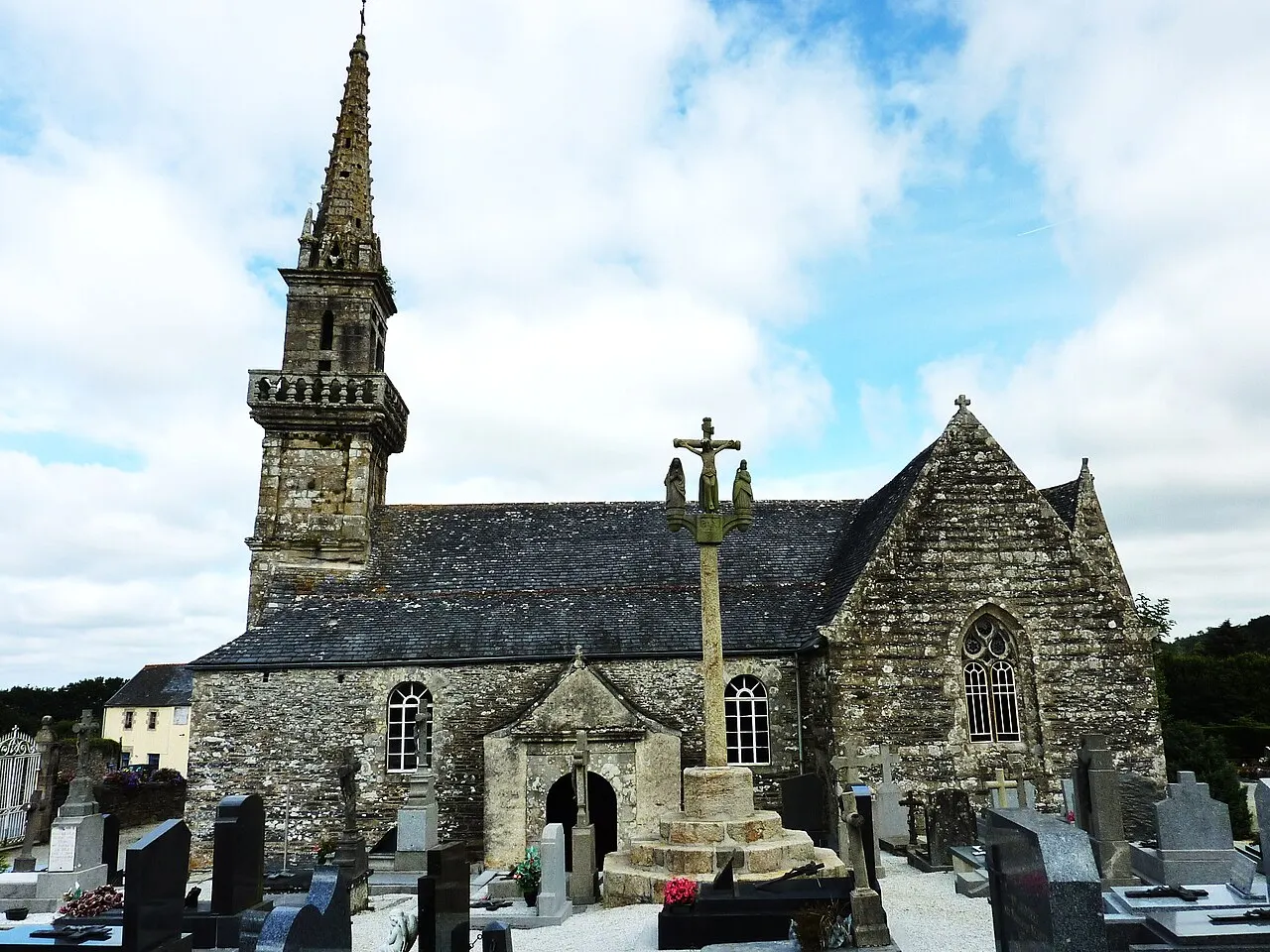 Église Saint-Cadou