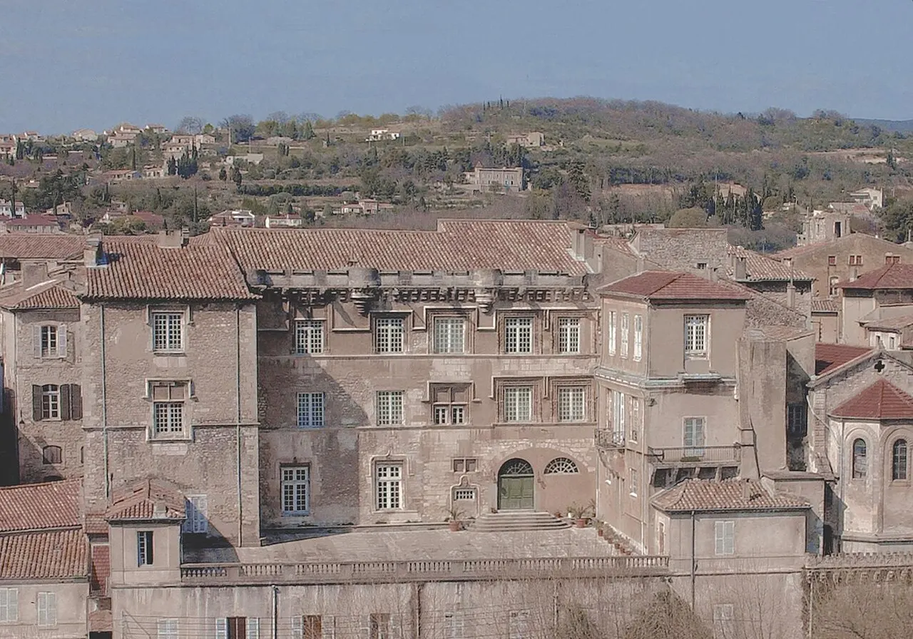 Palais des Évêques Château princier restauré et meublé