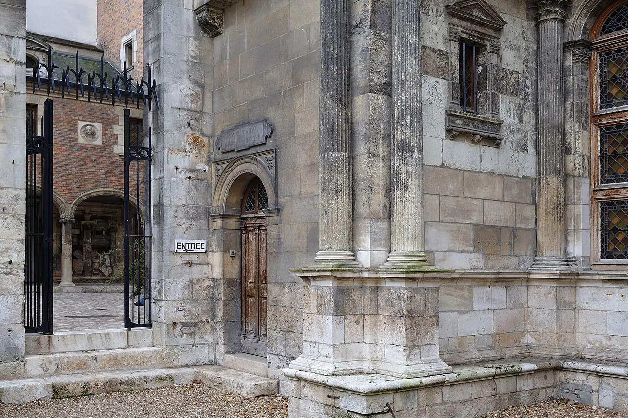 Hôtel Cabu ou maison dite de Diane de Poitiers, actuellement Musée archéologique et historique de l’Orléanais
