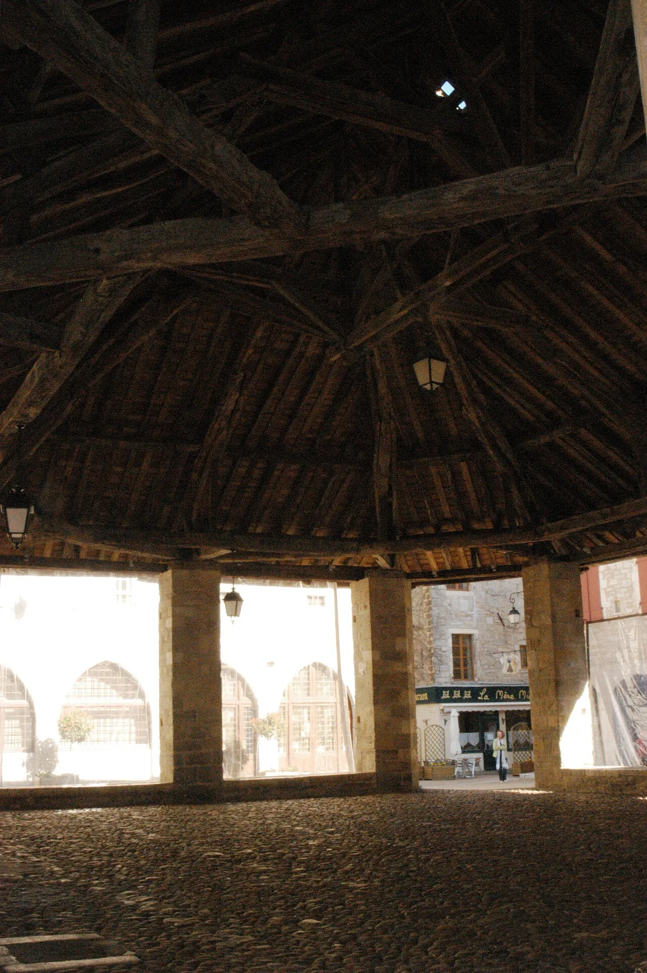 Halle De Martel