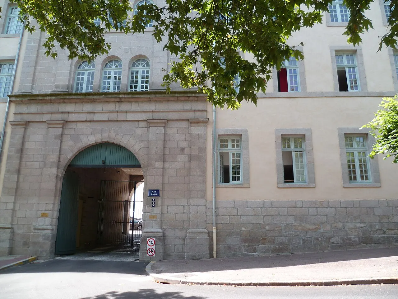 Ancien séminaire des Ordinands et Grand Quartier de Cavalerie, ensemble aussi appelé cité administrative Blanqui