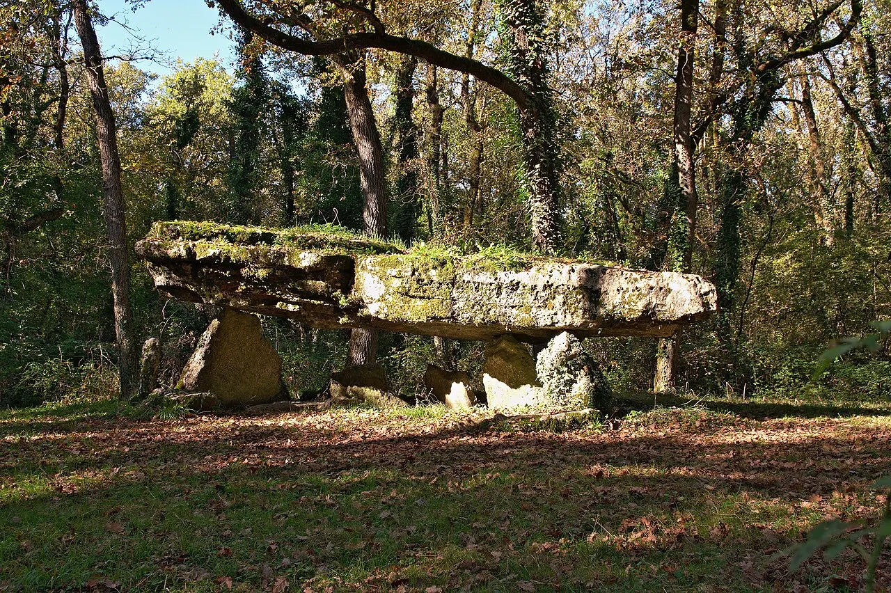 Dolmen dit La Pierre Pèse