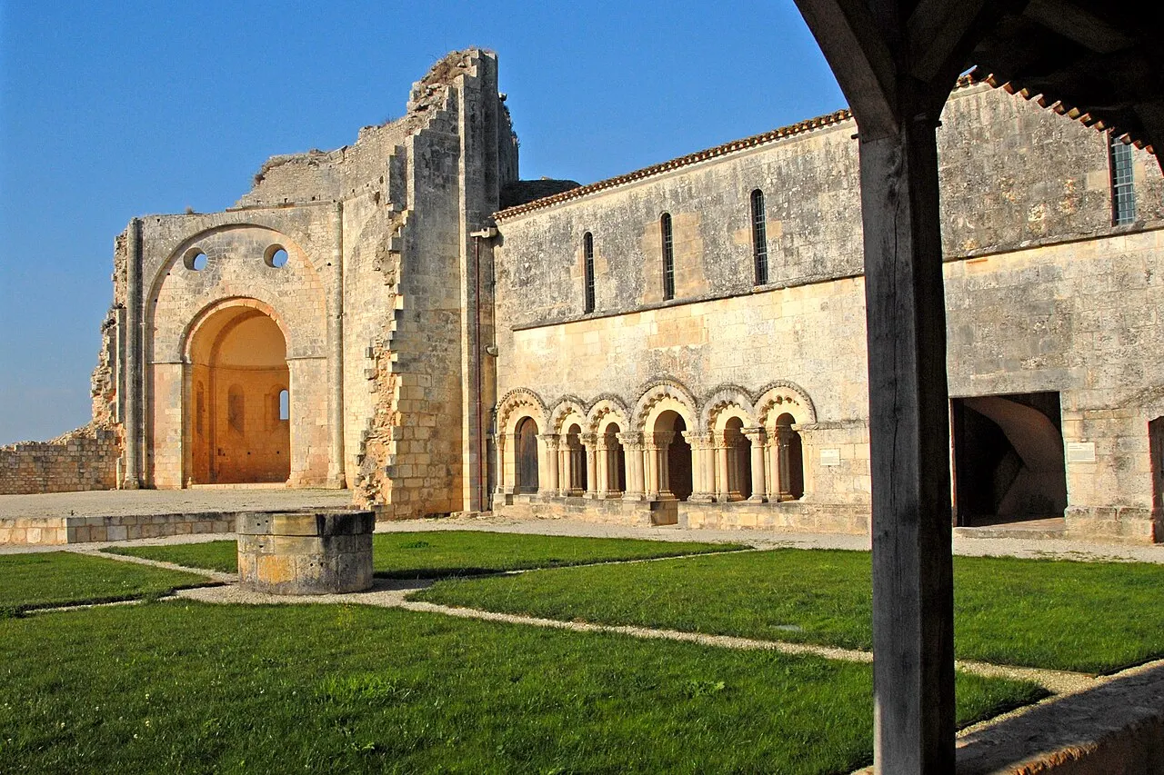 Abbaye de Trizay