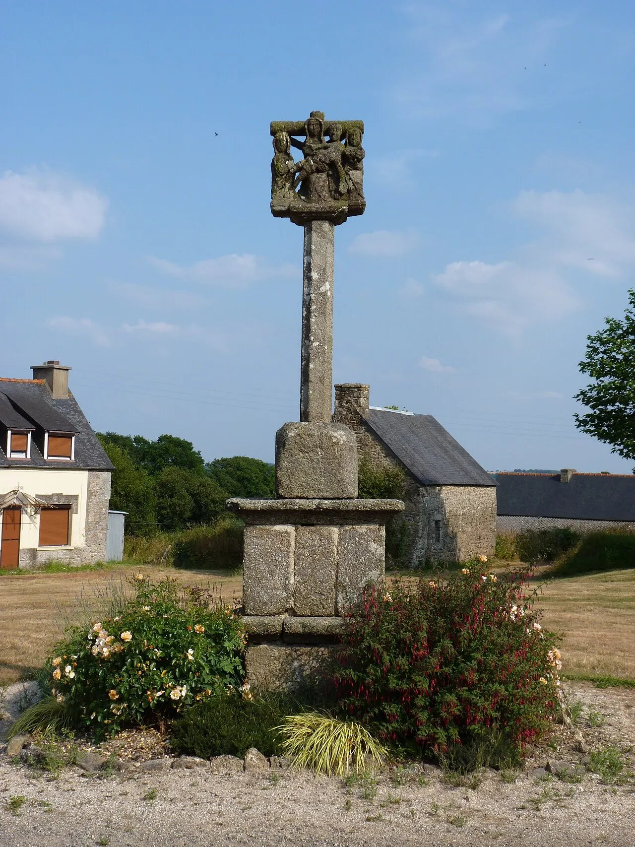 Croix de calvaire de Saint-Houarneau