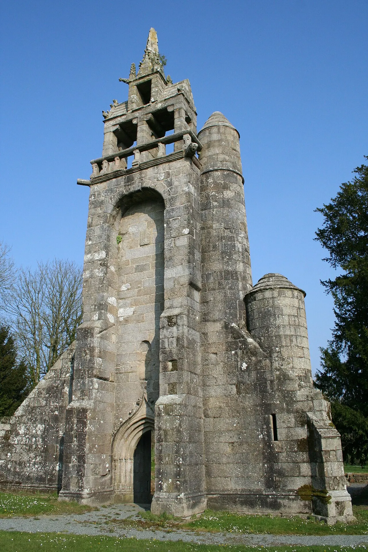 Ruines de l’église Notre-Dame de Botmel