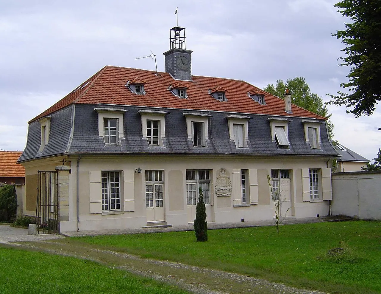 Ancienne Manufacture royale de cire