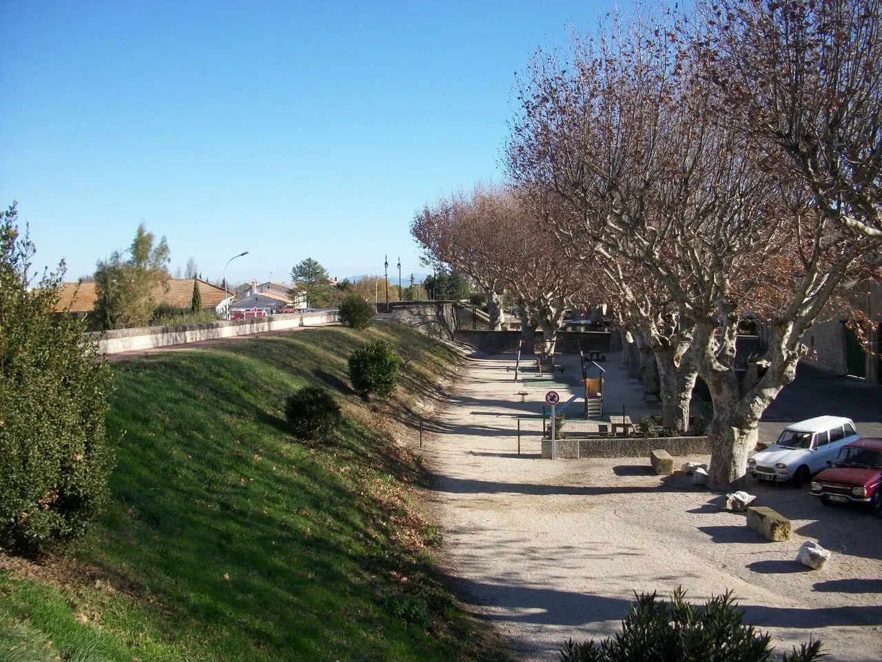 Caderousse