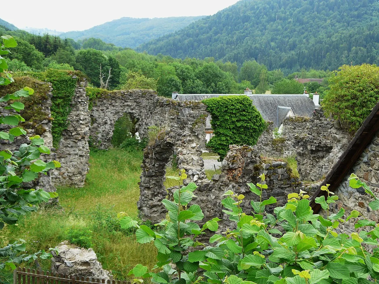 Ancienne abbaye de Féniers