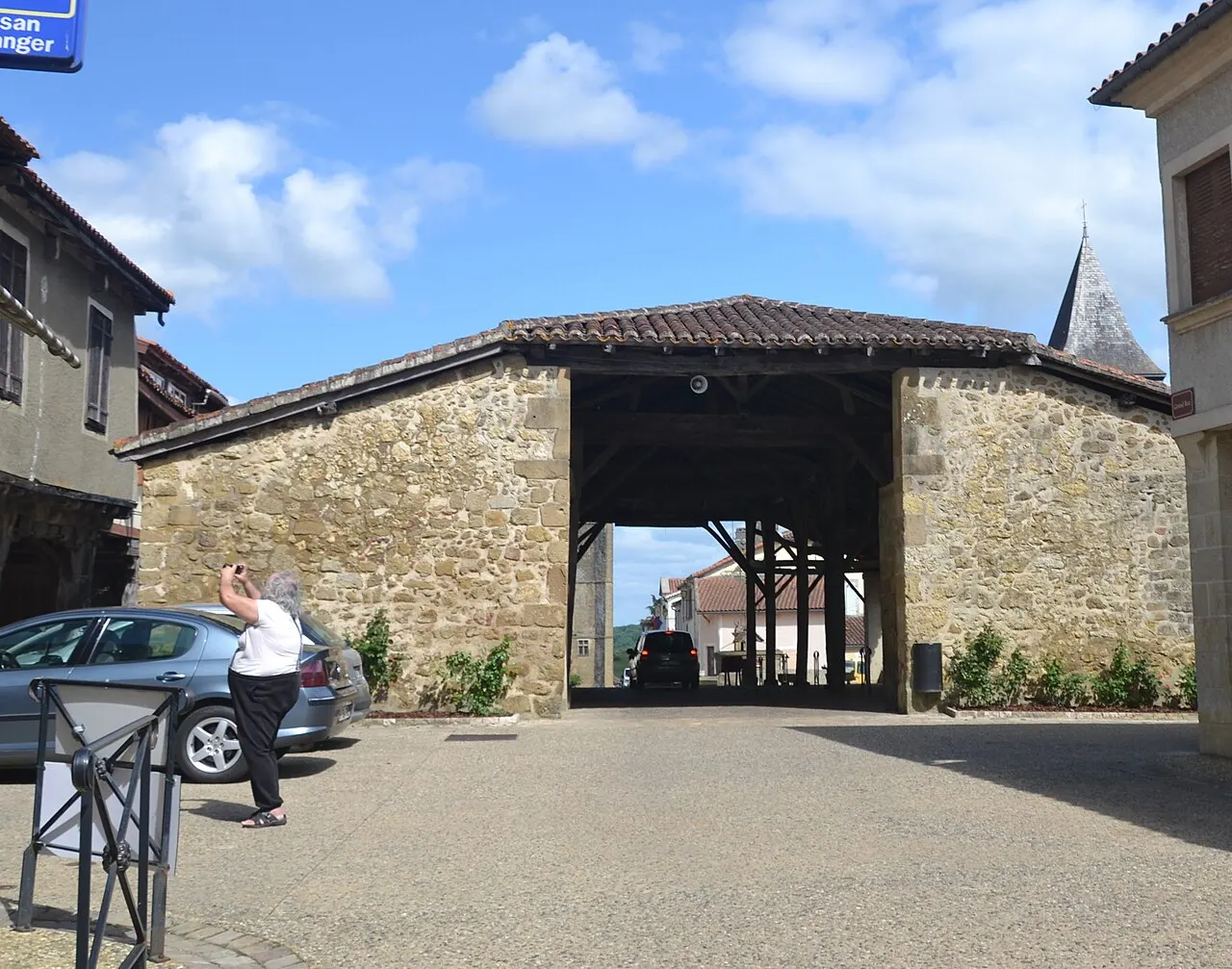 Halle de Bassoues