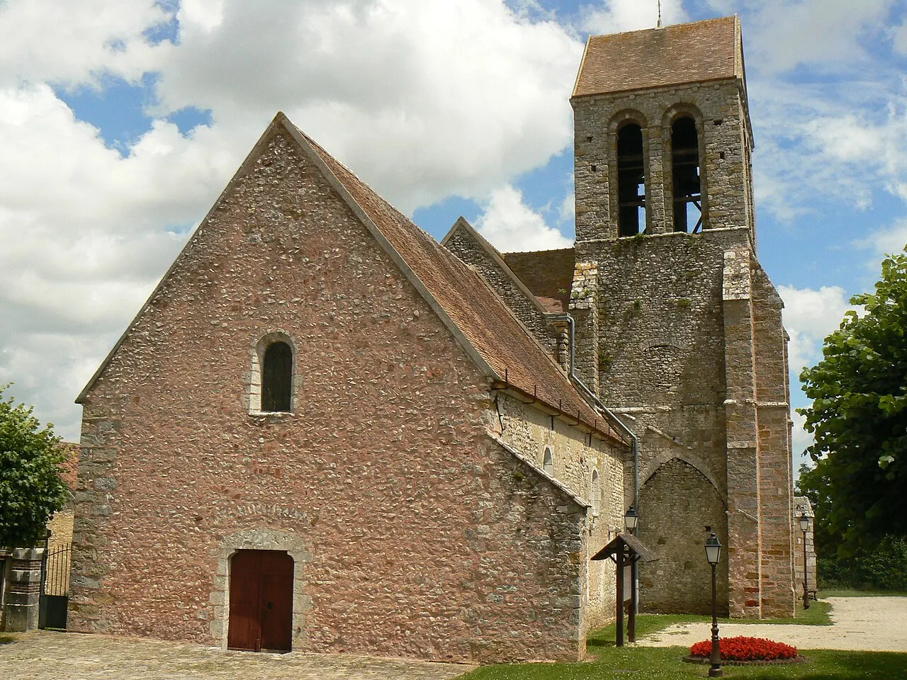 Église Saint-Denis-et-Saint-Lié