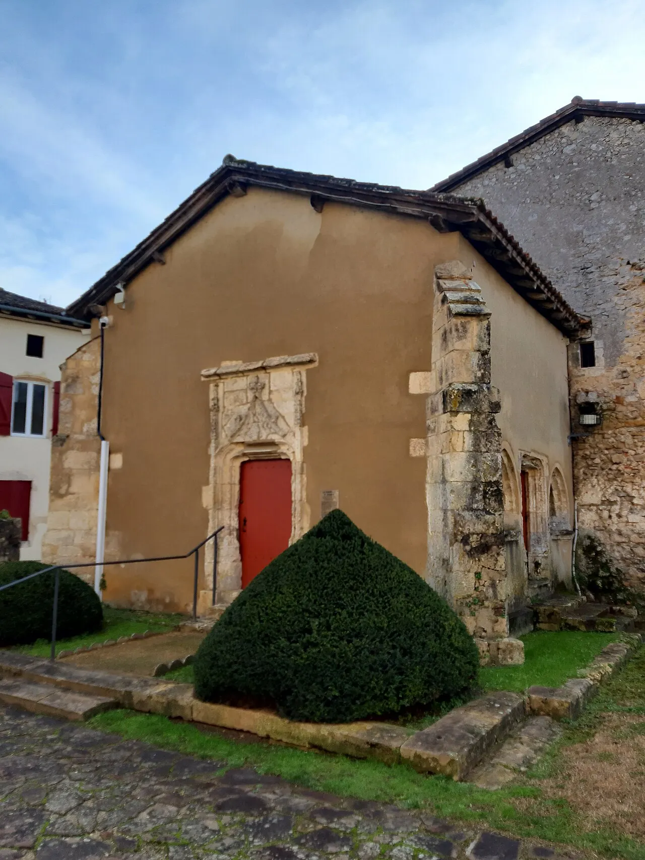 Chapelle Saint-Jacques de Roquefort