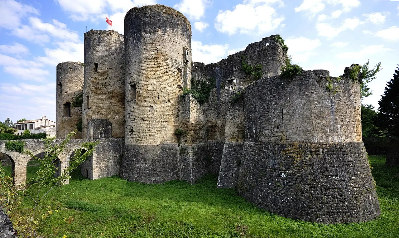 Château de Villandraut