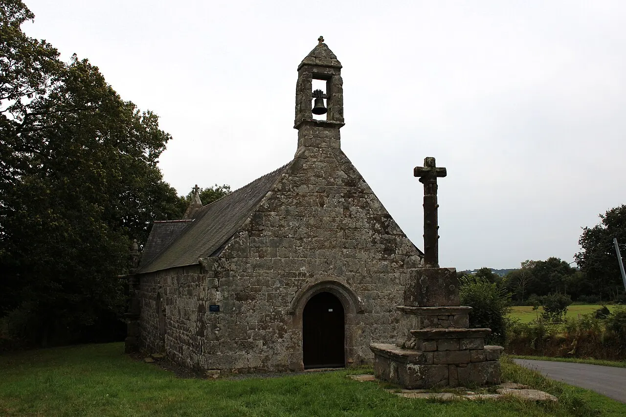 Chapelle, fontaine et croix de la Trinité