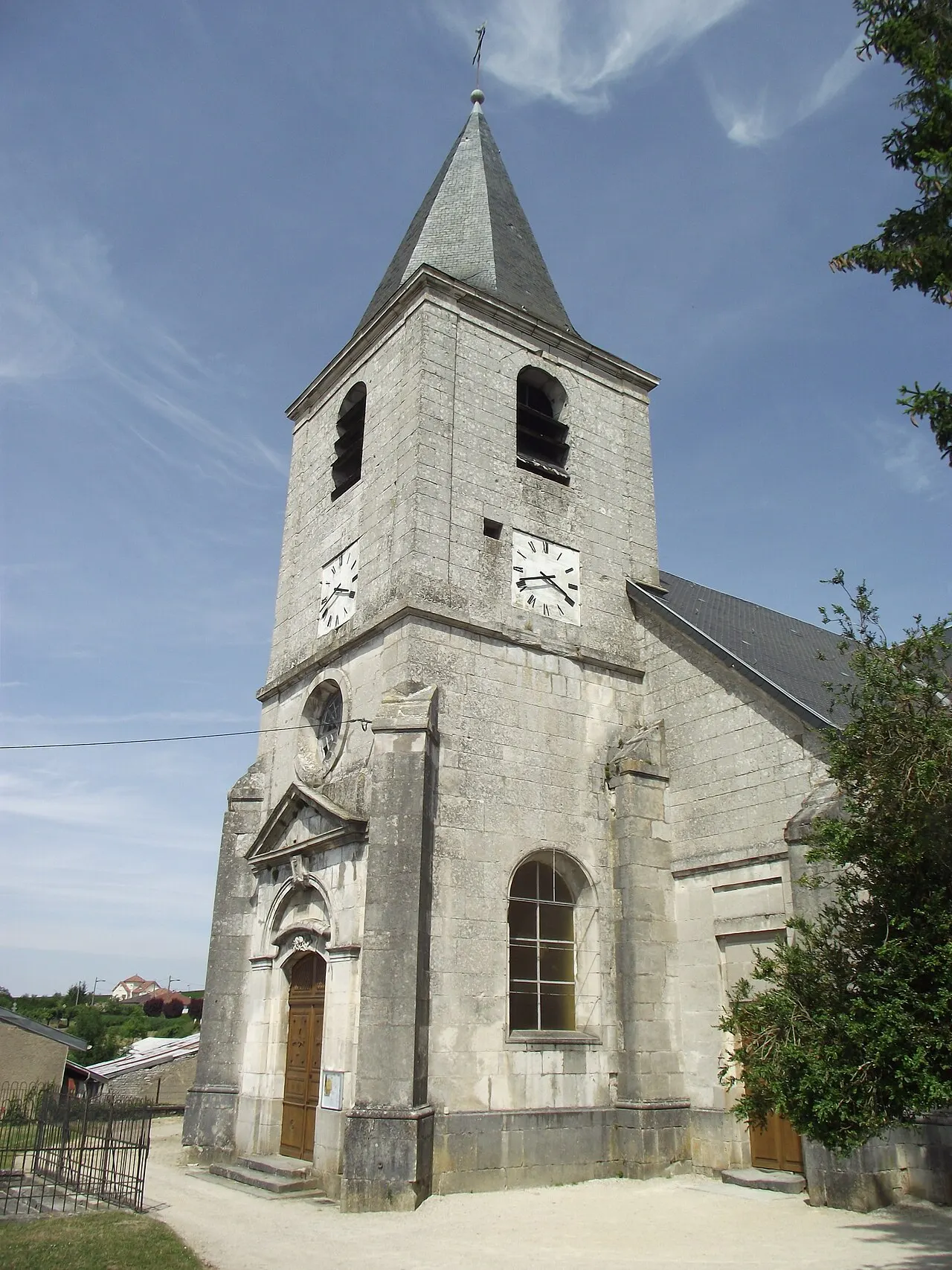 Église de la Nativité-de-la-Bienheureuse-Vierge-Marie