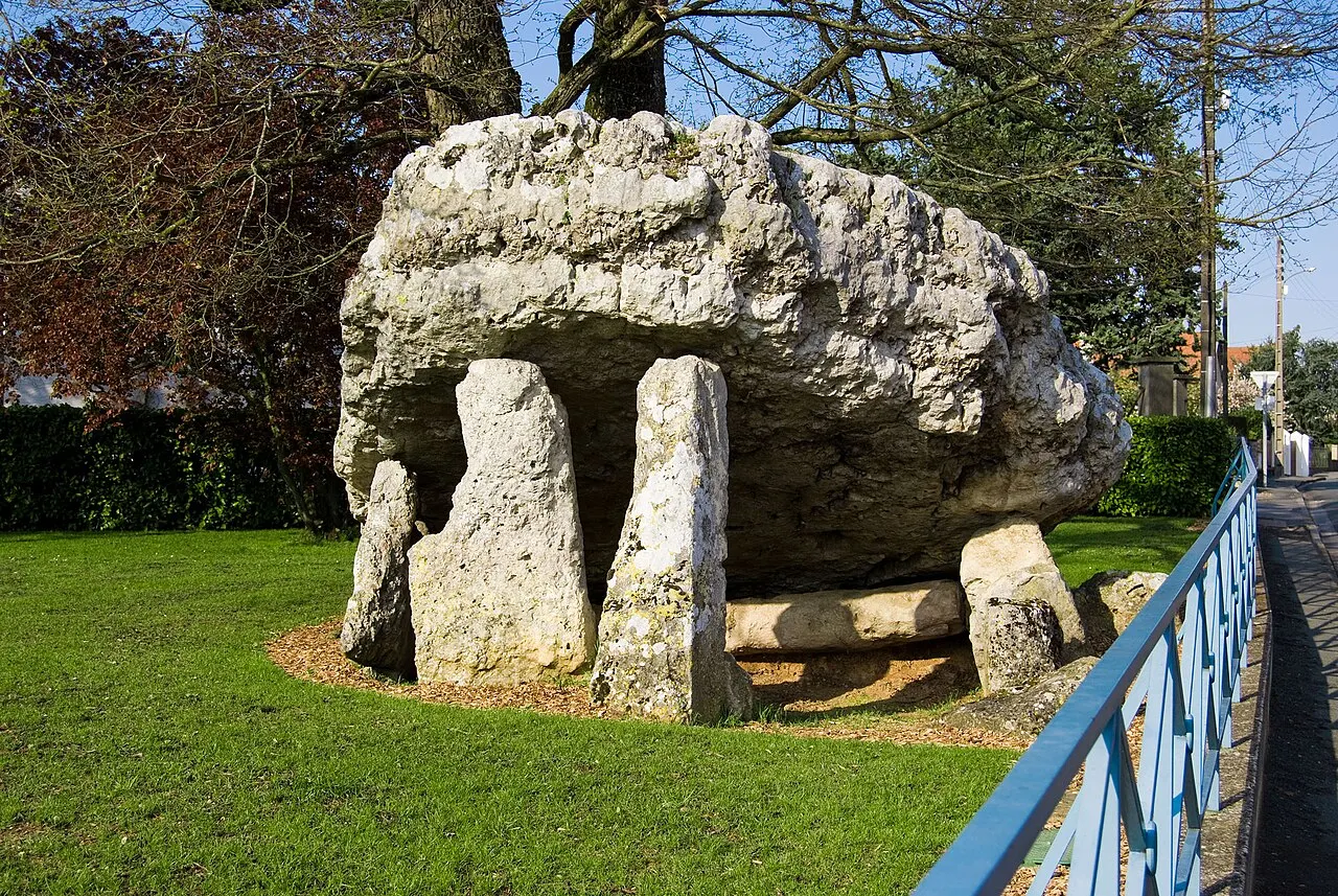 Dolmen de la Pierre Levée