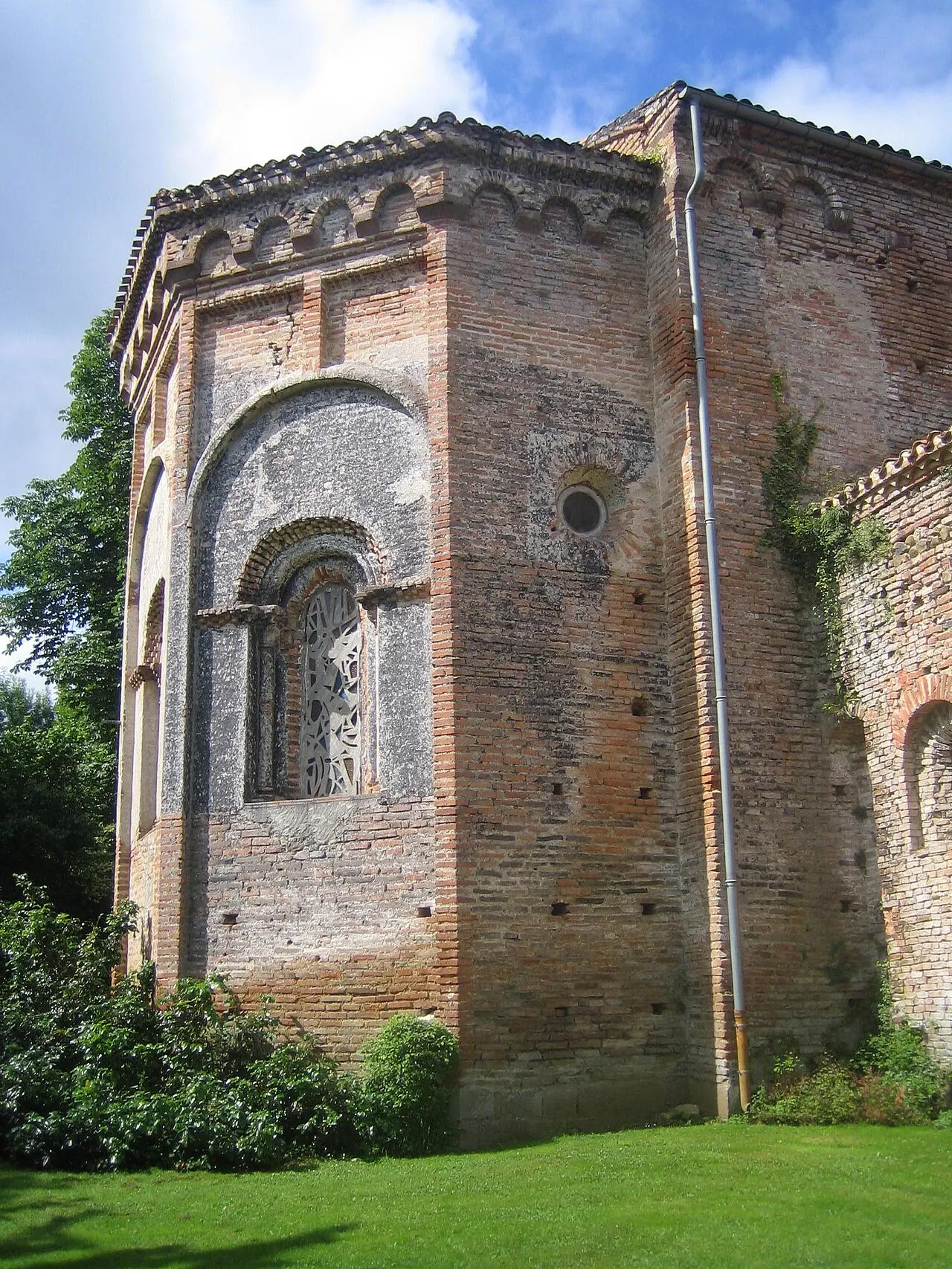 Abbaye Saint-Laurent de Combelongue