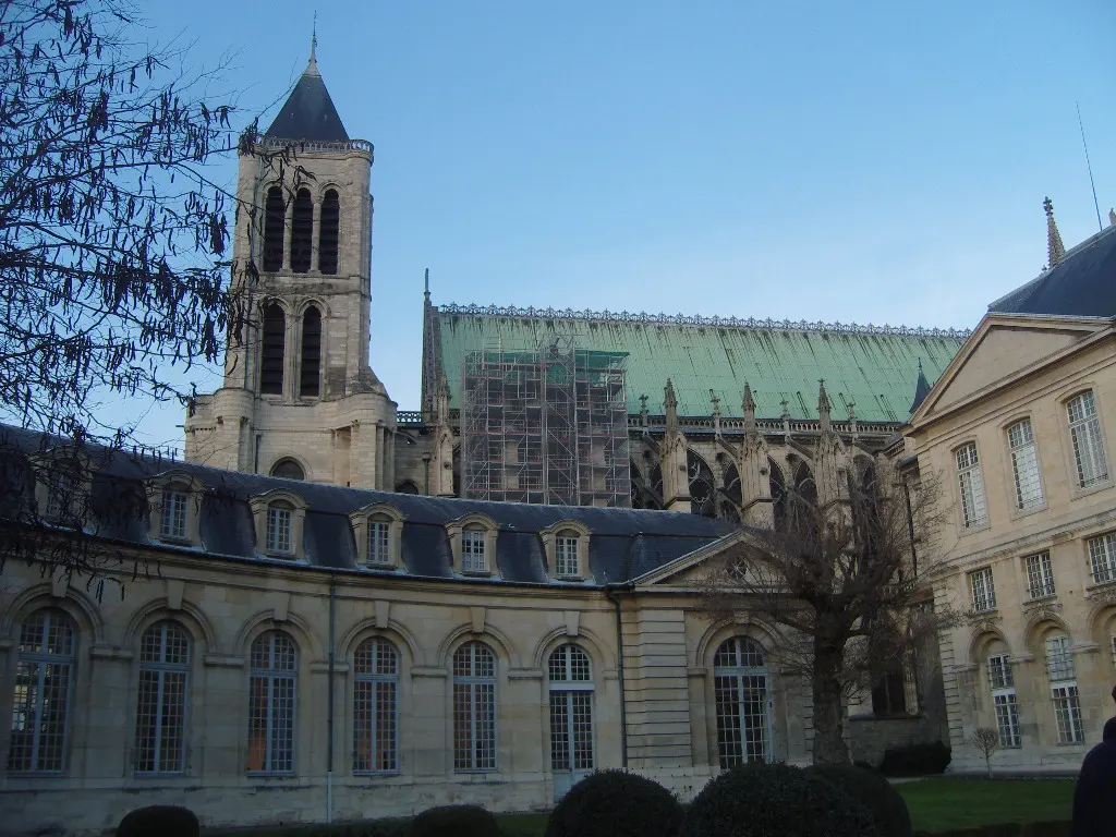 Ancienne abbaye Saint-Denis, actuellement maison d’éducation de la Légion d’Honneur