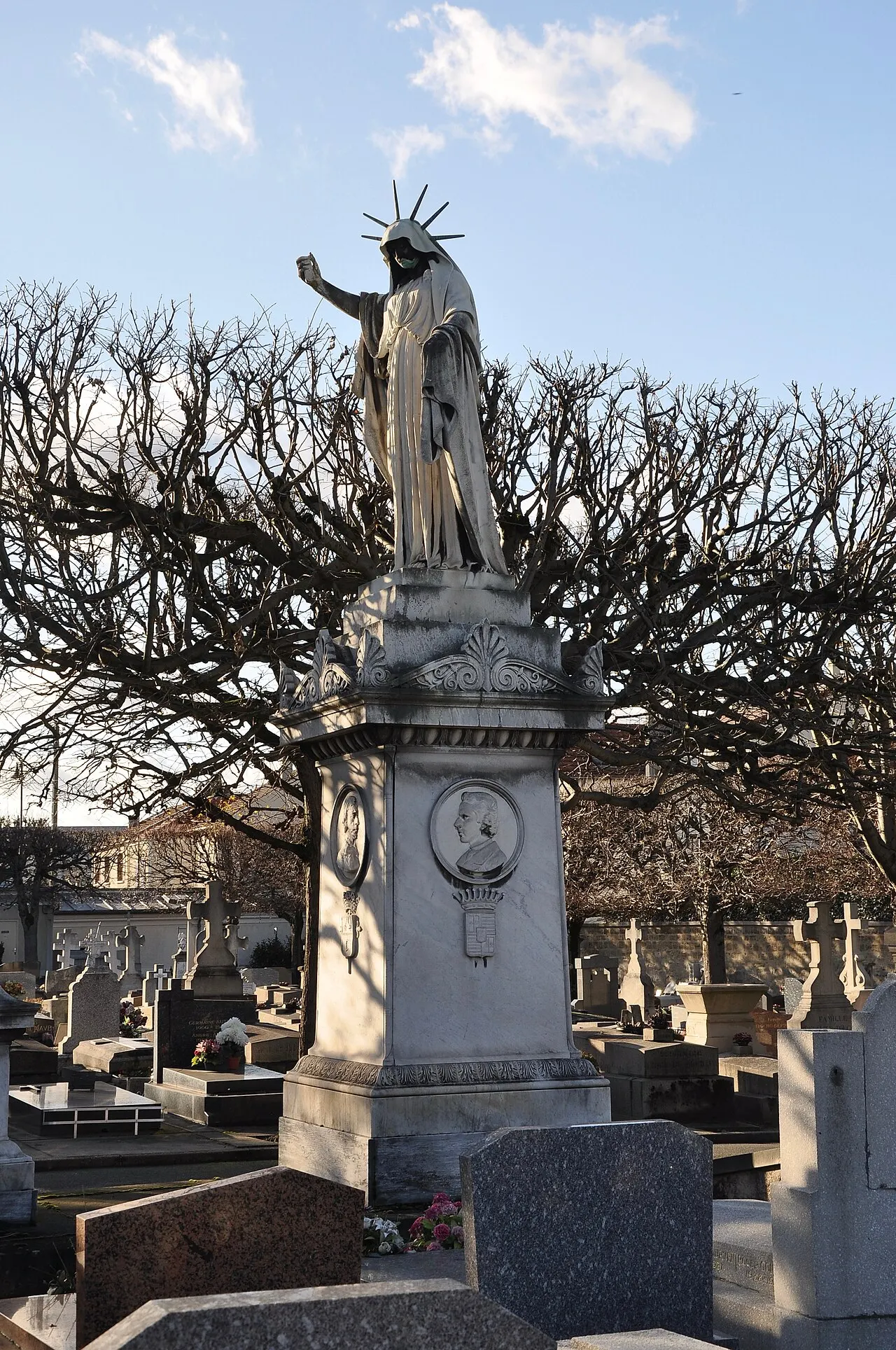 Monument des Trois Enfants de la Reine Marie Christine de Bourbon