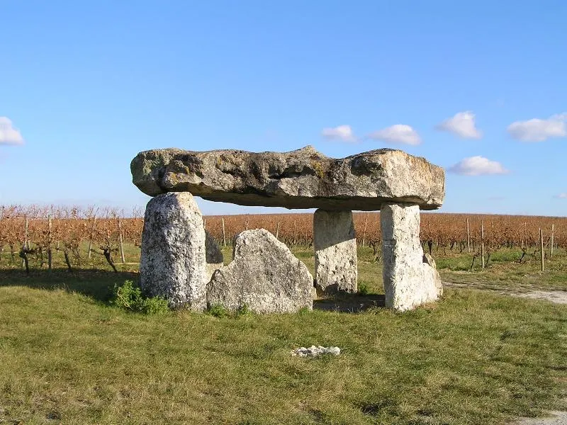 Dolmen de Saint-Fort