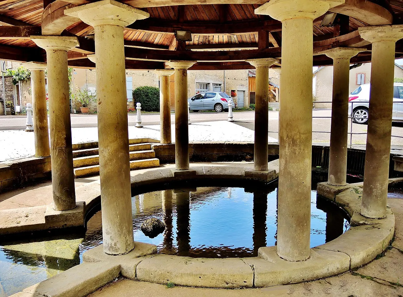 Fontaine-lavoir