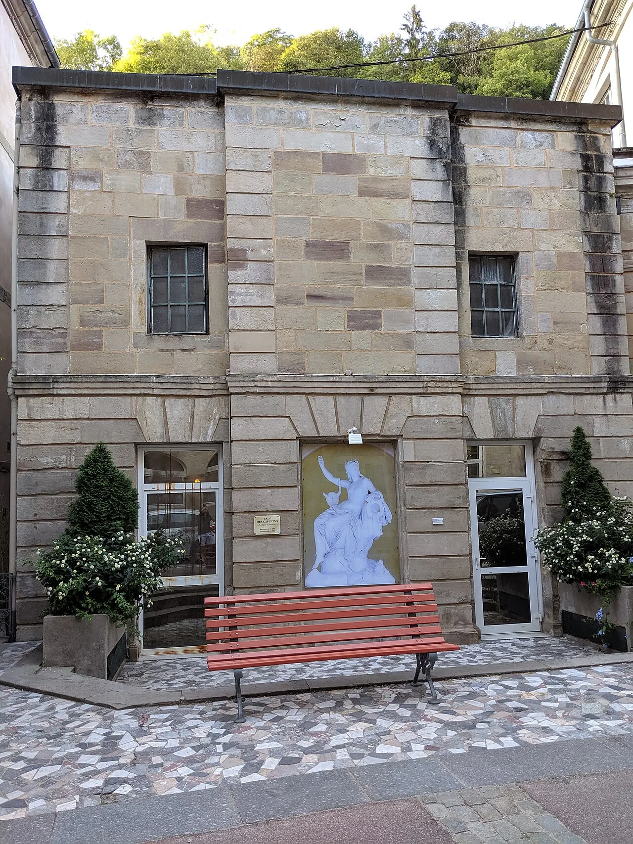 Bain des Capucins, ancien Petit Bain ou Bain des Pauvres ou Bain des Goutteux