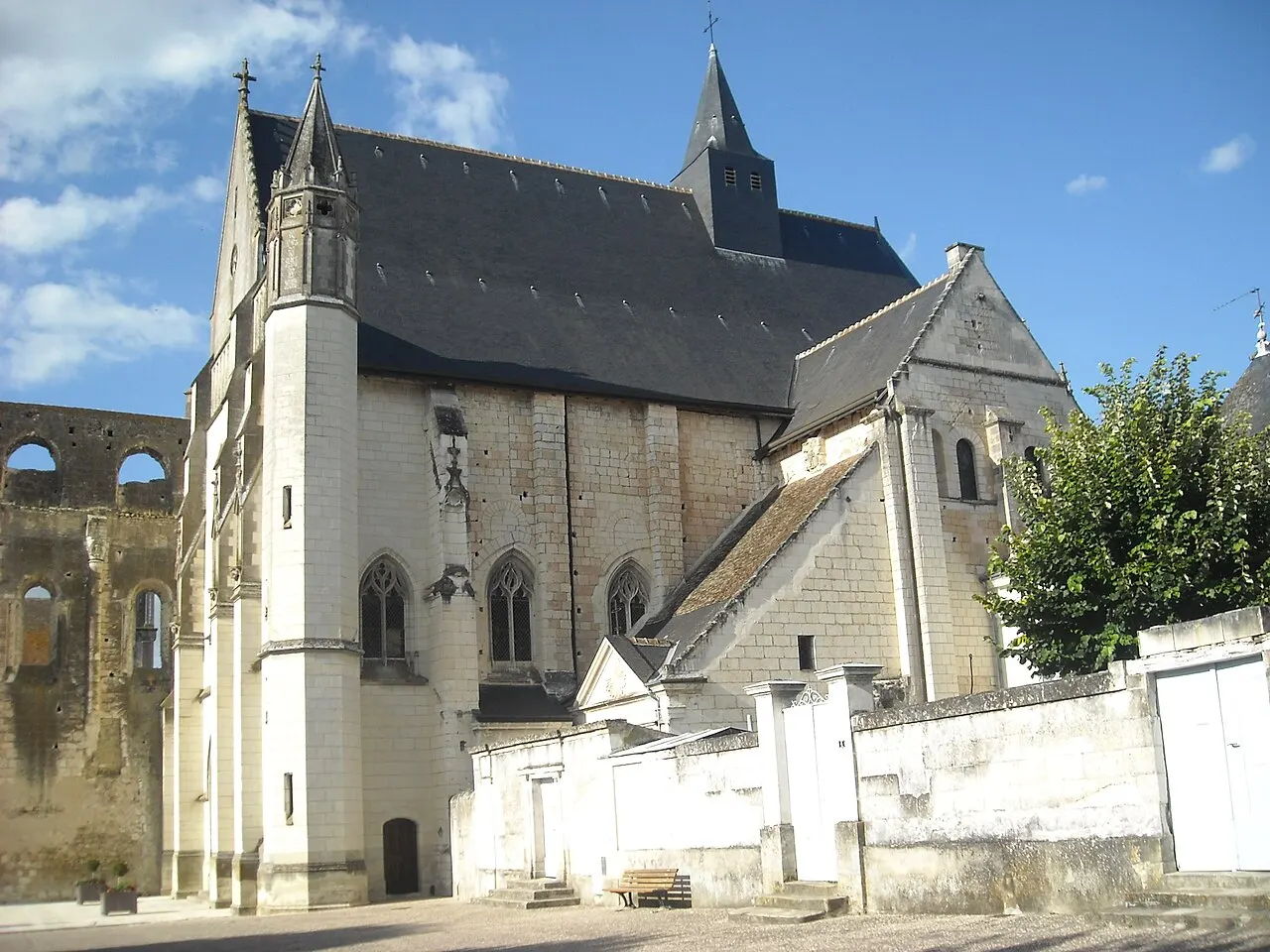 Église Abbatiale Saint-Pierre-Saint-Paul
