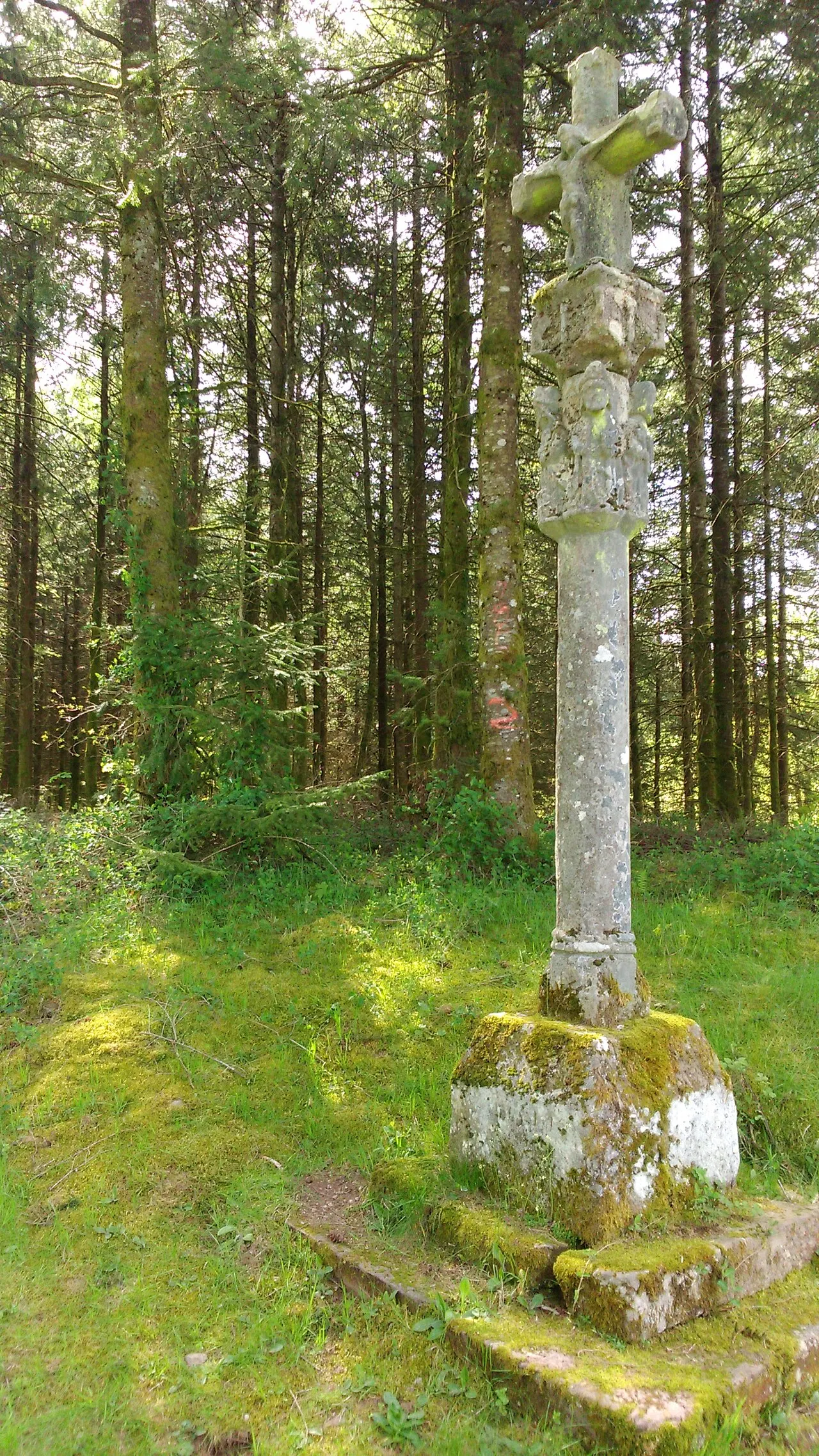 Croix monumentale du Mont-Dahin