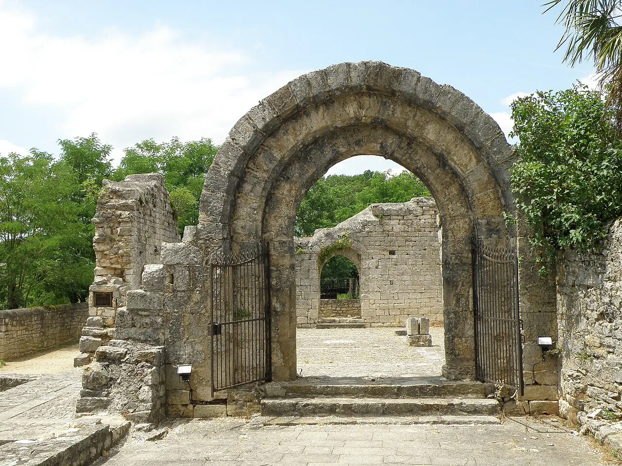 Ruines de l’ancien hôpital